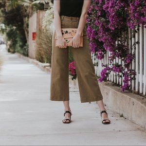 Everlane wide leg crop ochre size 2